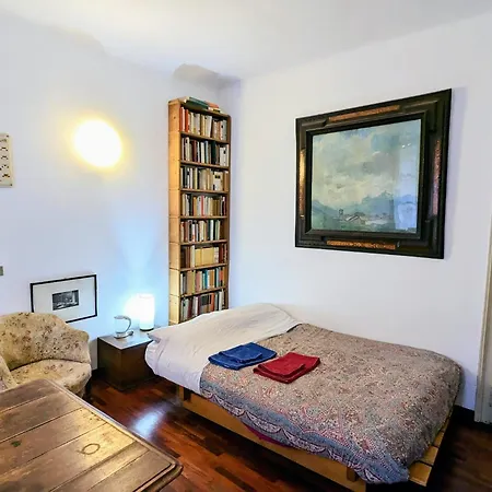 Stanza Privata Con Bagno Nel Centro Di Homestay szállás